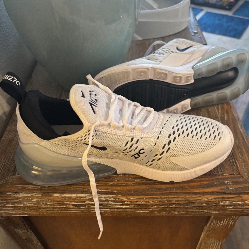 Women's Nike Mazuno Air Max 270  / White with black accents